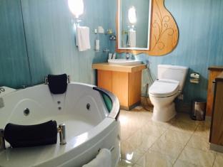 C Hotel Manama Luaran gambar